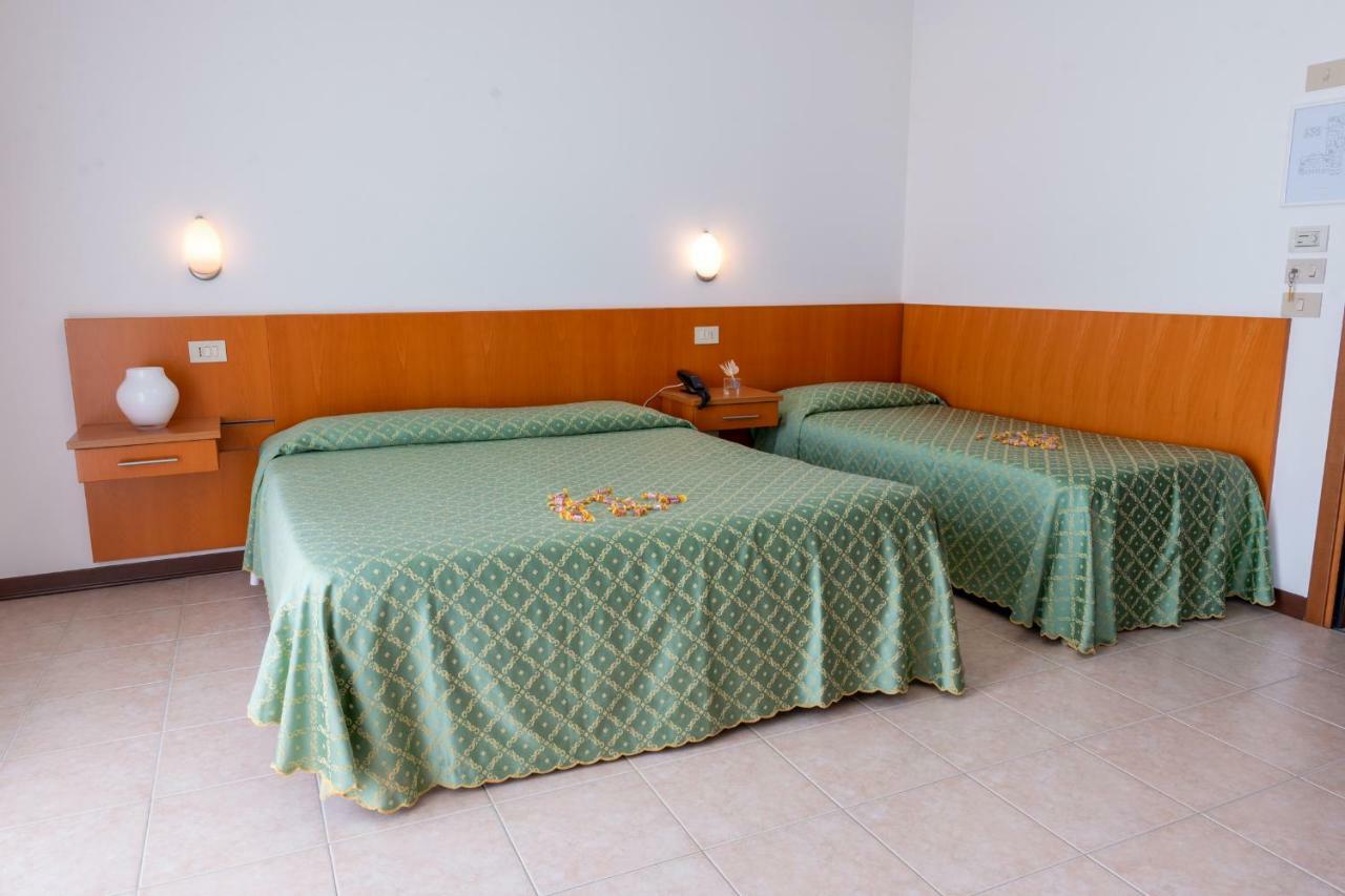 Hotel Nettuno Caorle Exterior foto