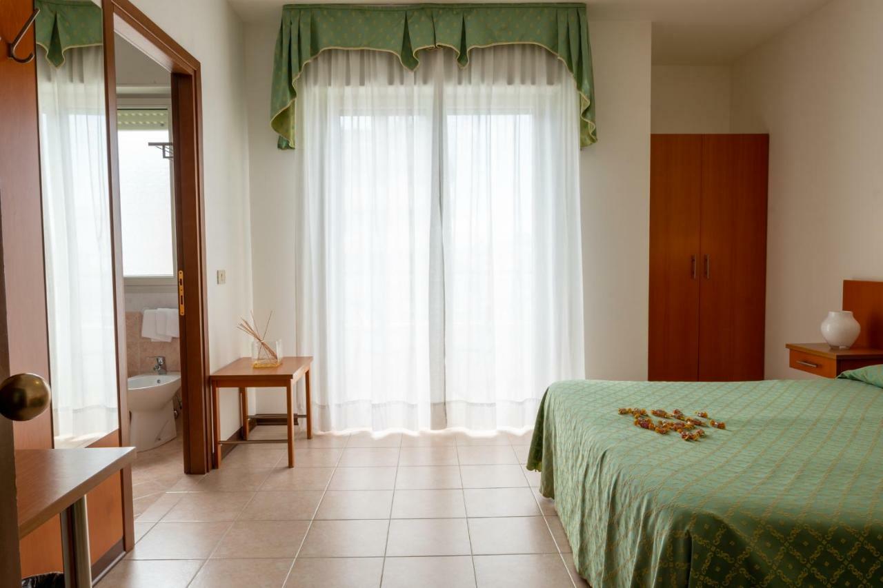 Hotel Nettuno Caorle Exterior foto