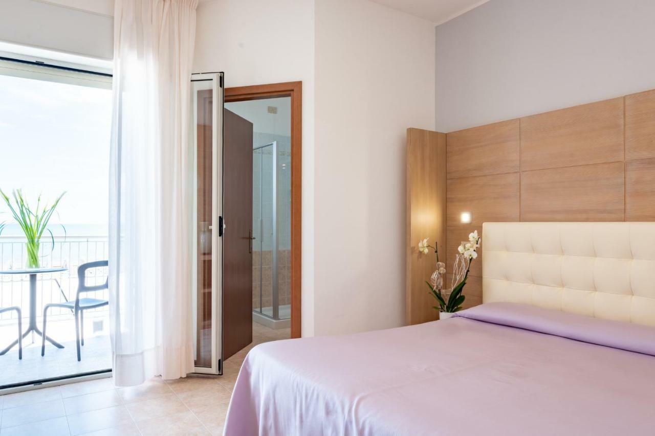 Hotel Nettuno Caorle Exterior foto
