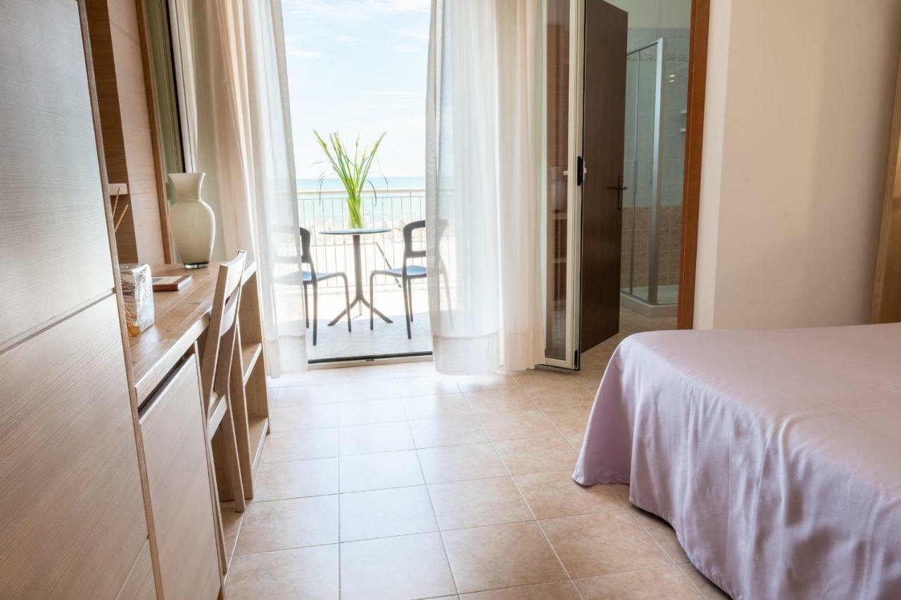 Hotel Nettuno Caorle Exterior foto