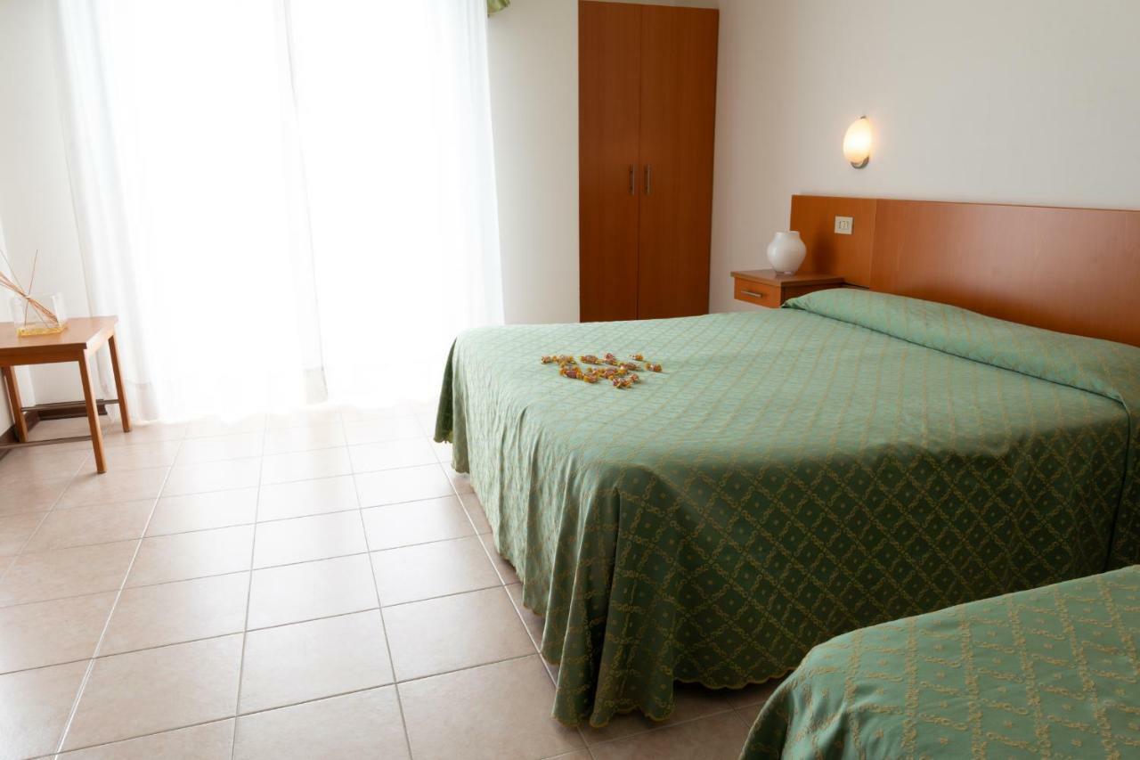 Hotel Nettuno Caorle Exterior foto